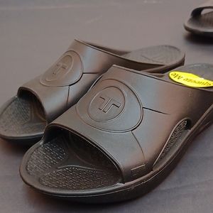 NWT Recovery Telic sandal slide - black. MADE IN THE USA.